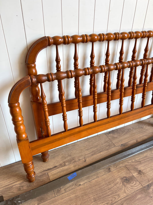 Vintage Jenny Lind Spindle Full/Double Bedframe | Farmhouse Cottagecore