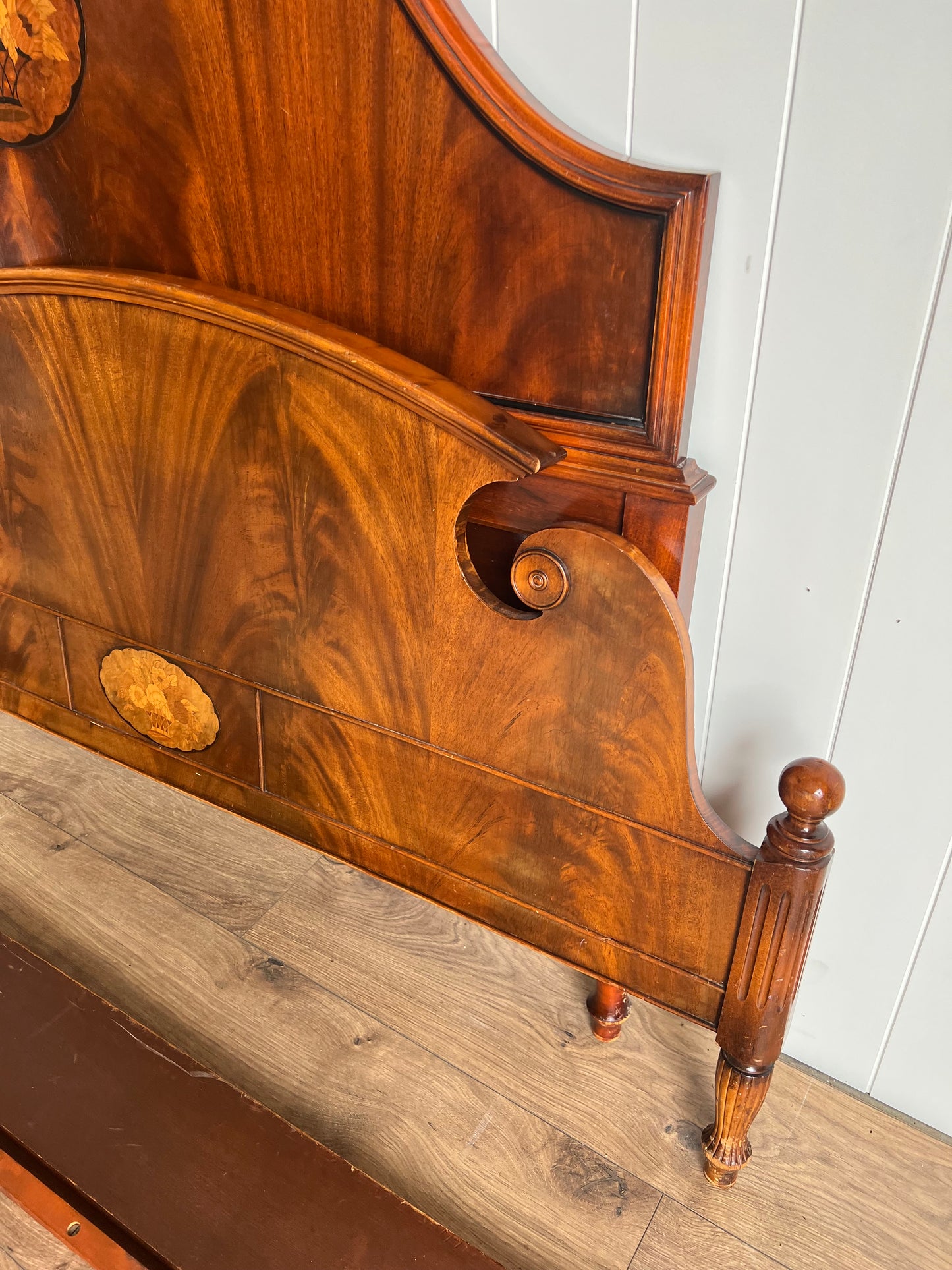 Vintage Mahagony Full/Double Bedframe