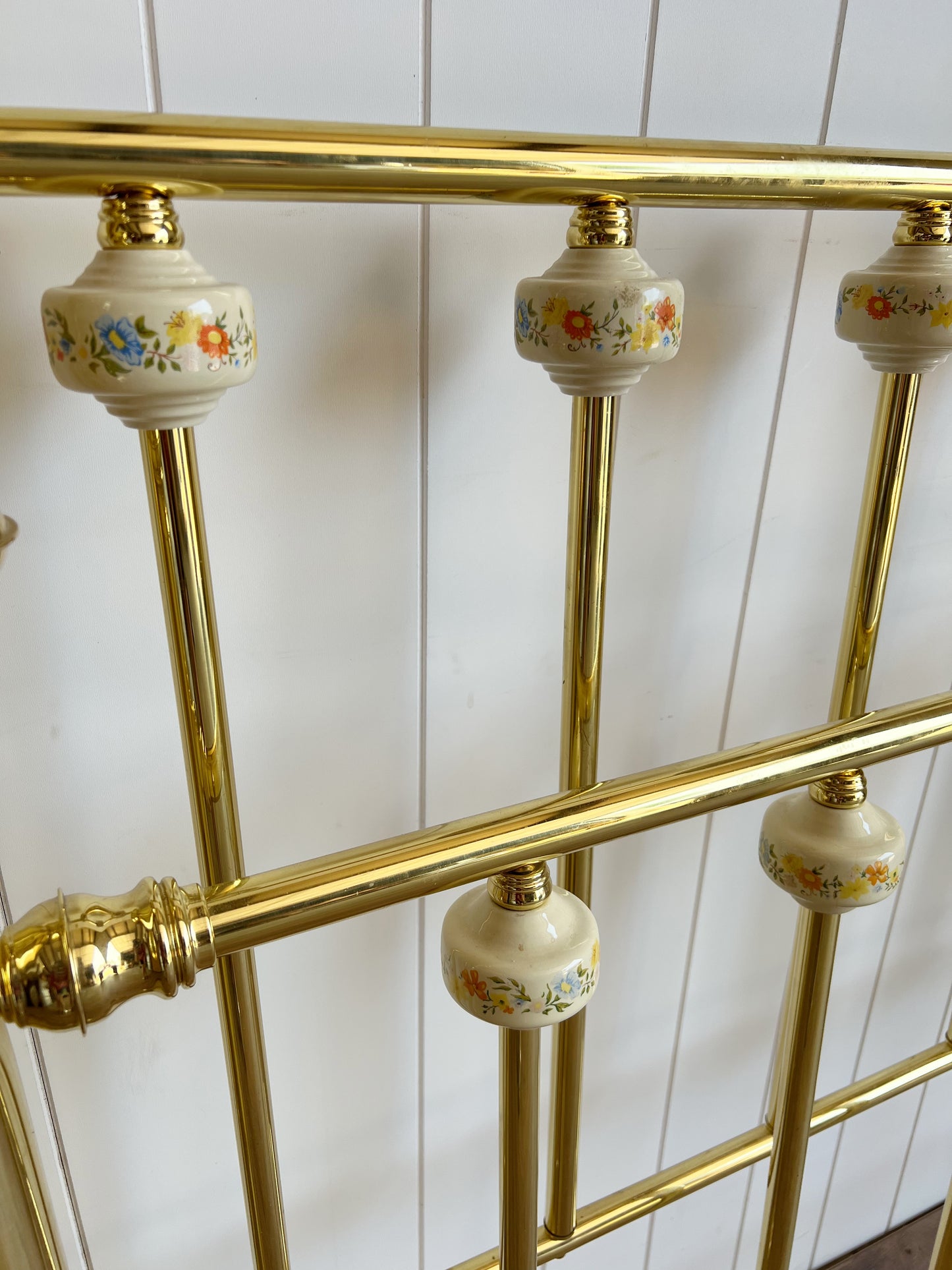 Vintage Brass Full/Double Bedframe with Flowers on the Procelain Finials