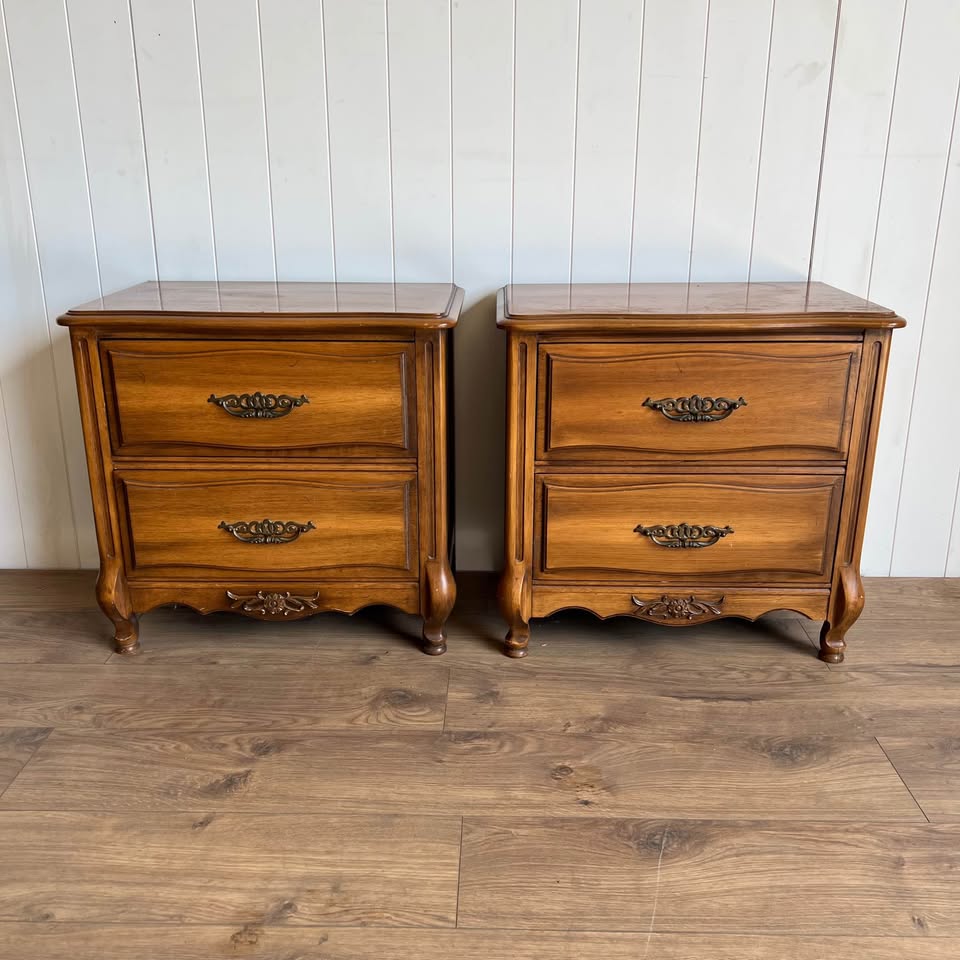 Vintage French Provincial Pair of Wood Nightstands | Endtables Side Accent Tables
