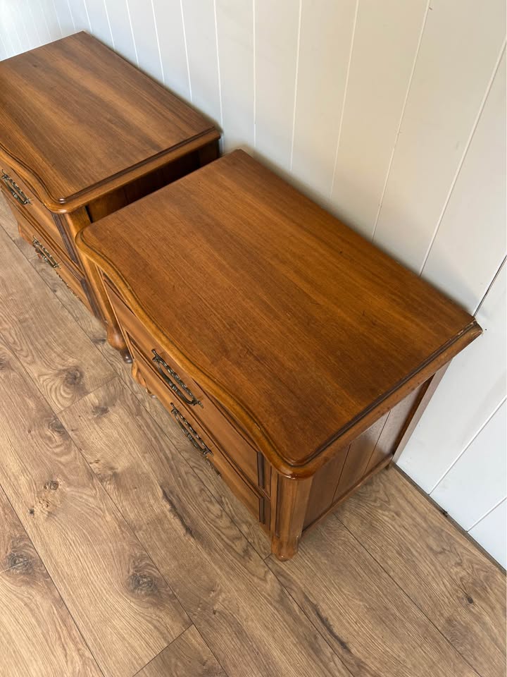 Vintage French Provincial Pair of Wood Nightstands | Endtables Side Accent Tables