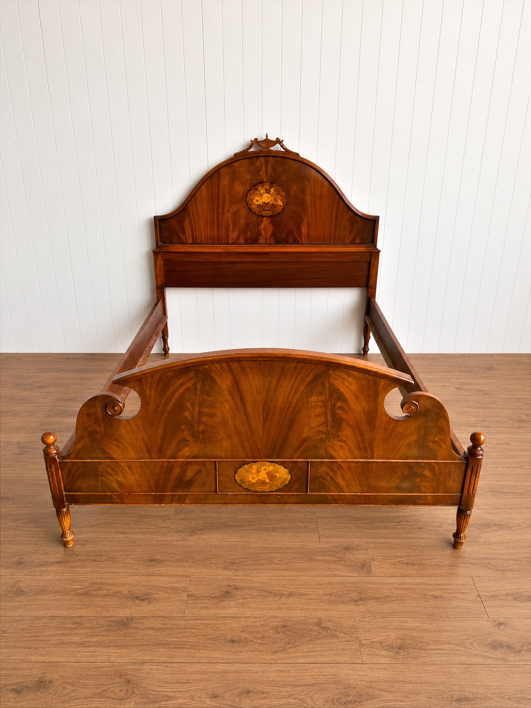 Vintage Mahagony Full/Double Bedframe